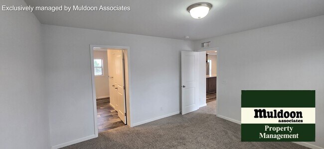 Building Photo - 151 E Jerome Dr
