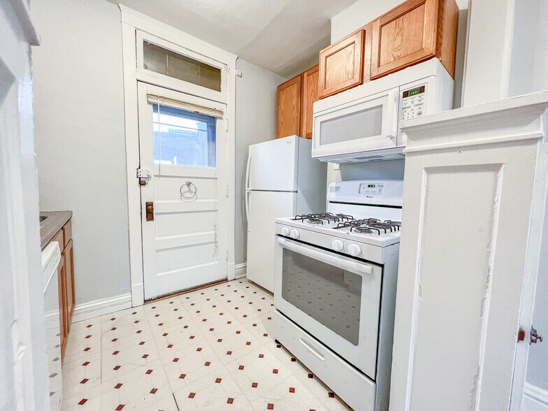 Building Photo - 3949 N Hoyne Ave
