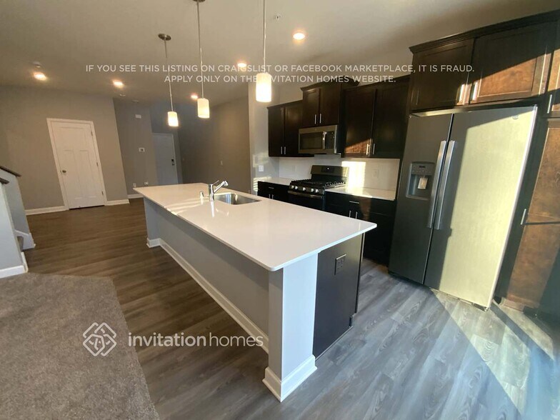 Building Photo - 6444 Inspire Cir S