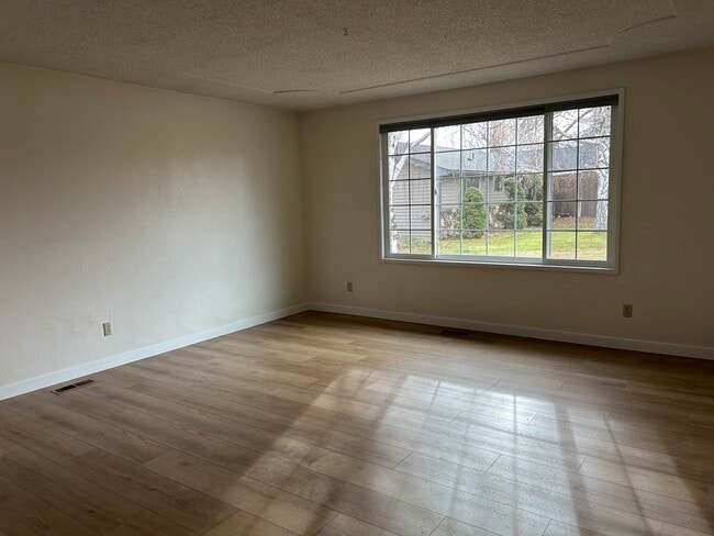 Building Photo - 5149 Sumac Ave