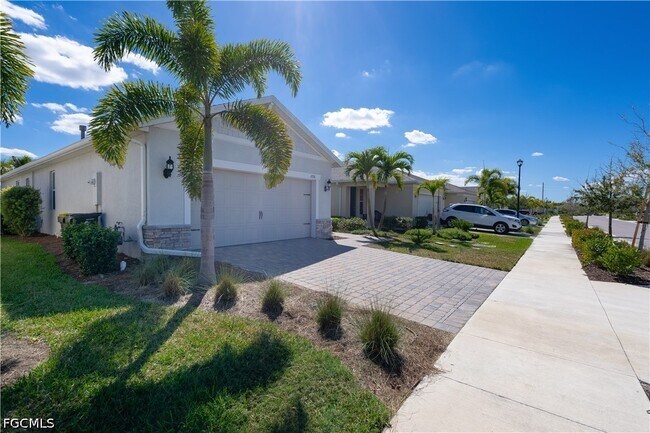 Building Photo - 42186 Edgewater Dr