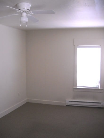 Living - 361 E Spring St
