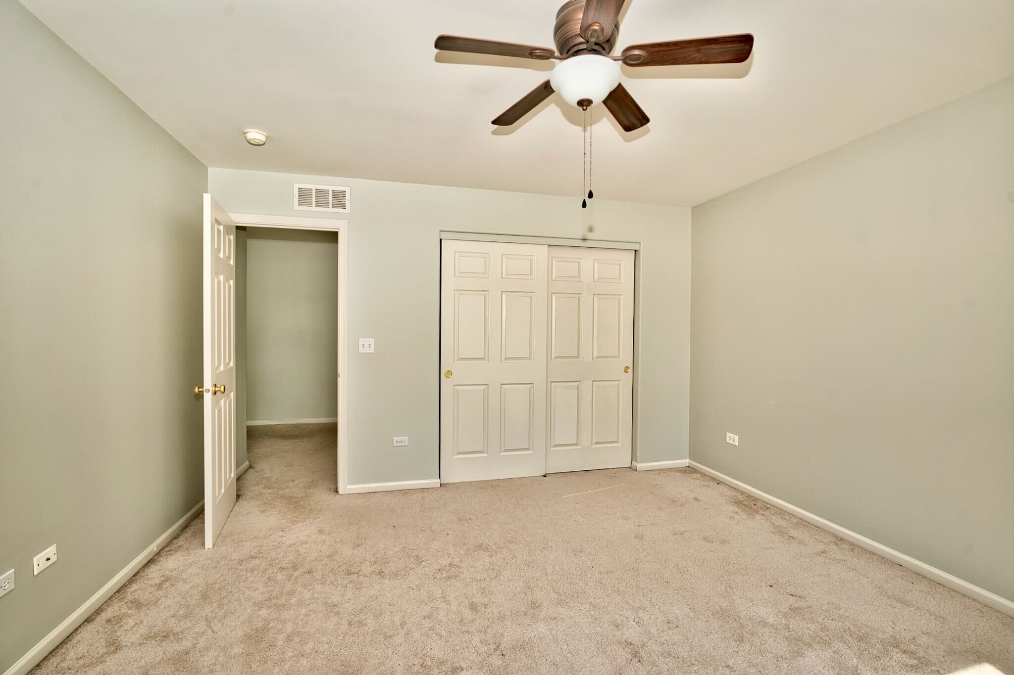 Building Photo - 447 Cardinal Ln