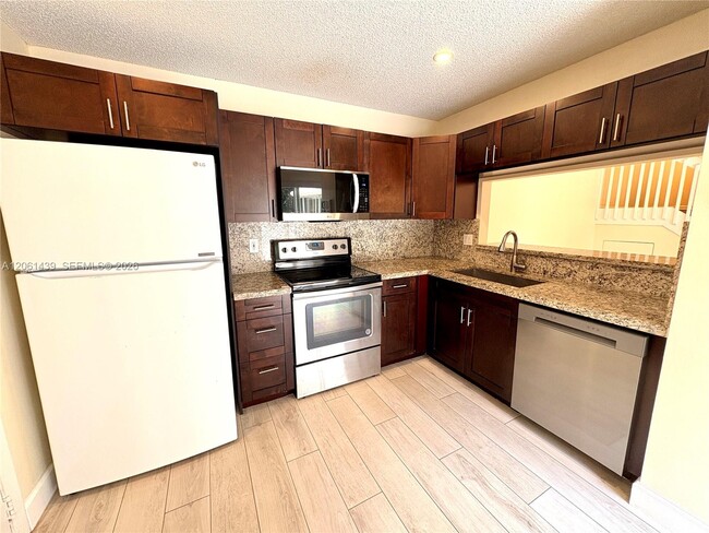 Building Photo - 11196 Longboat Dr