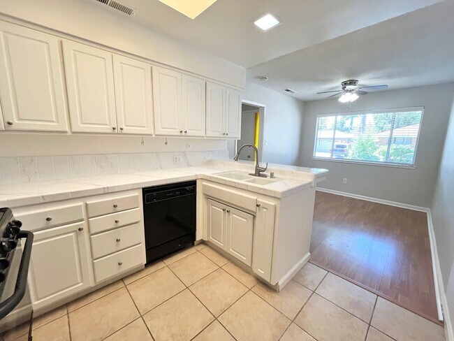 Building Photo - 6500 Harmon Dr