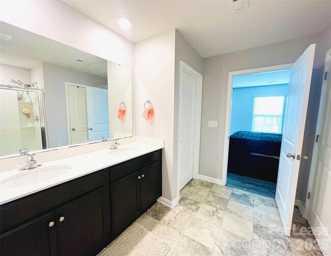 Building Photo - 3044 Winesap Dr