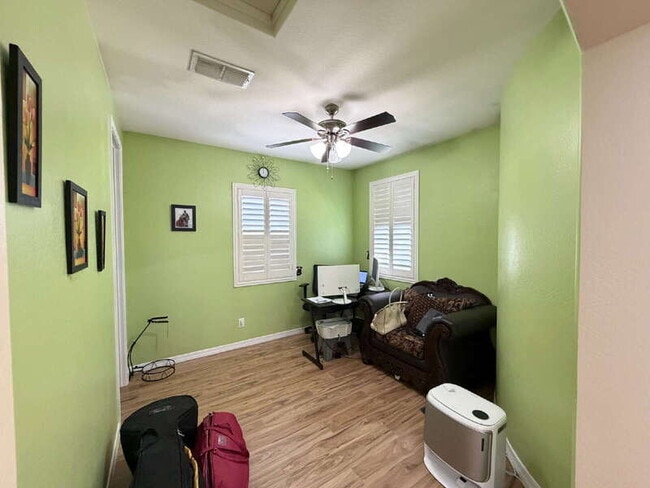 Building Photo - 2595 E Ebony Dr