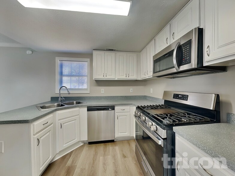 Building Photo - 360 Brannans Ct