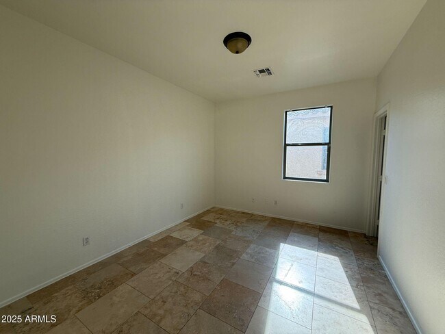 Building Photo - 7024 W Alta Vista Rd