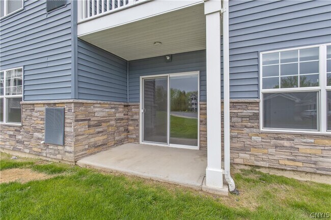 Building Photo - 21 Loso Dr