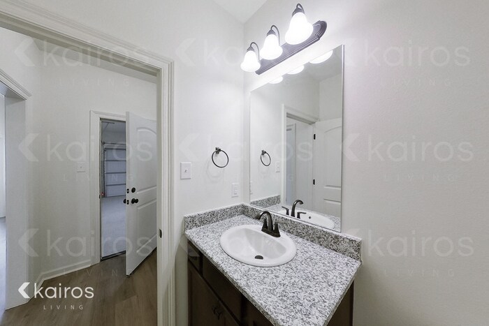 Building Photo - 114 Teddy Ln