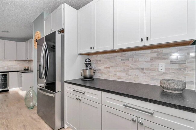 Building Photo - 5839 SW 59th St