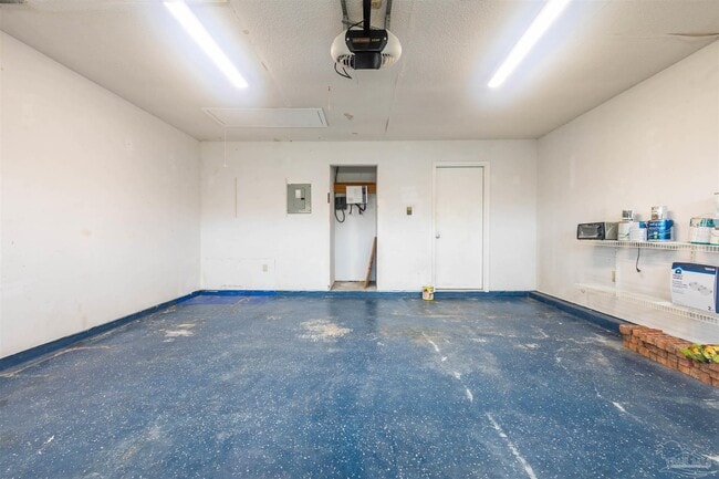 Building Photo - 2060 Cambridge Cir