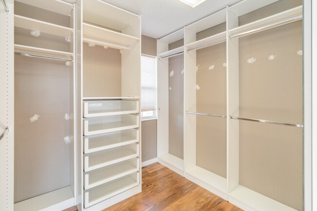 Building Photo - 1755 Delafield Dr