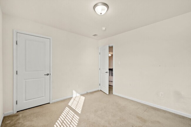 Building Photo - 232 Overlook Dr