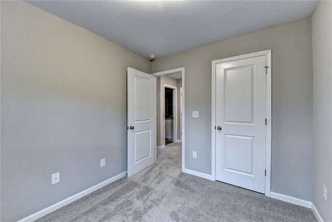 Building Photo - 2776 Laurel Ridge Cir