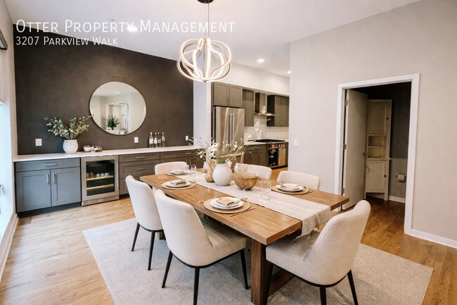 Building Photo - 3207 Parkview Walk