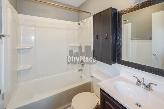 Building Photo - 4512 Payton Ave