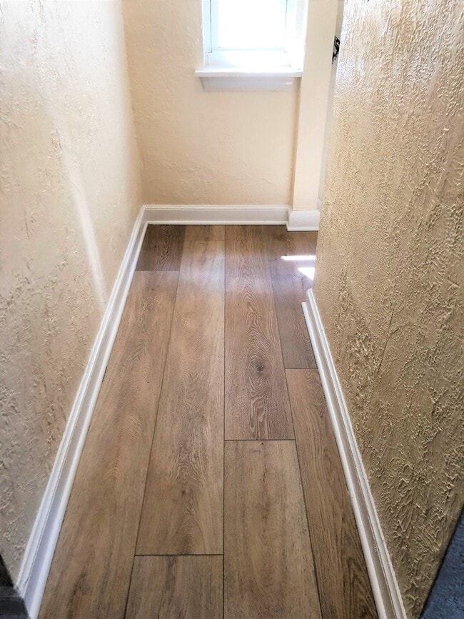 Building Photo - 1851 Capital Ave