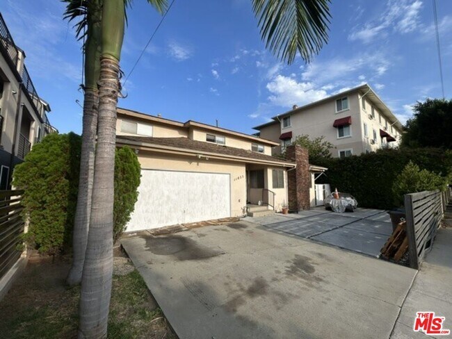 Building Photo - 11835 Grevillea Ave