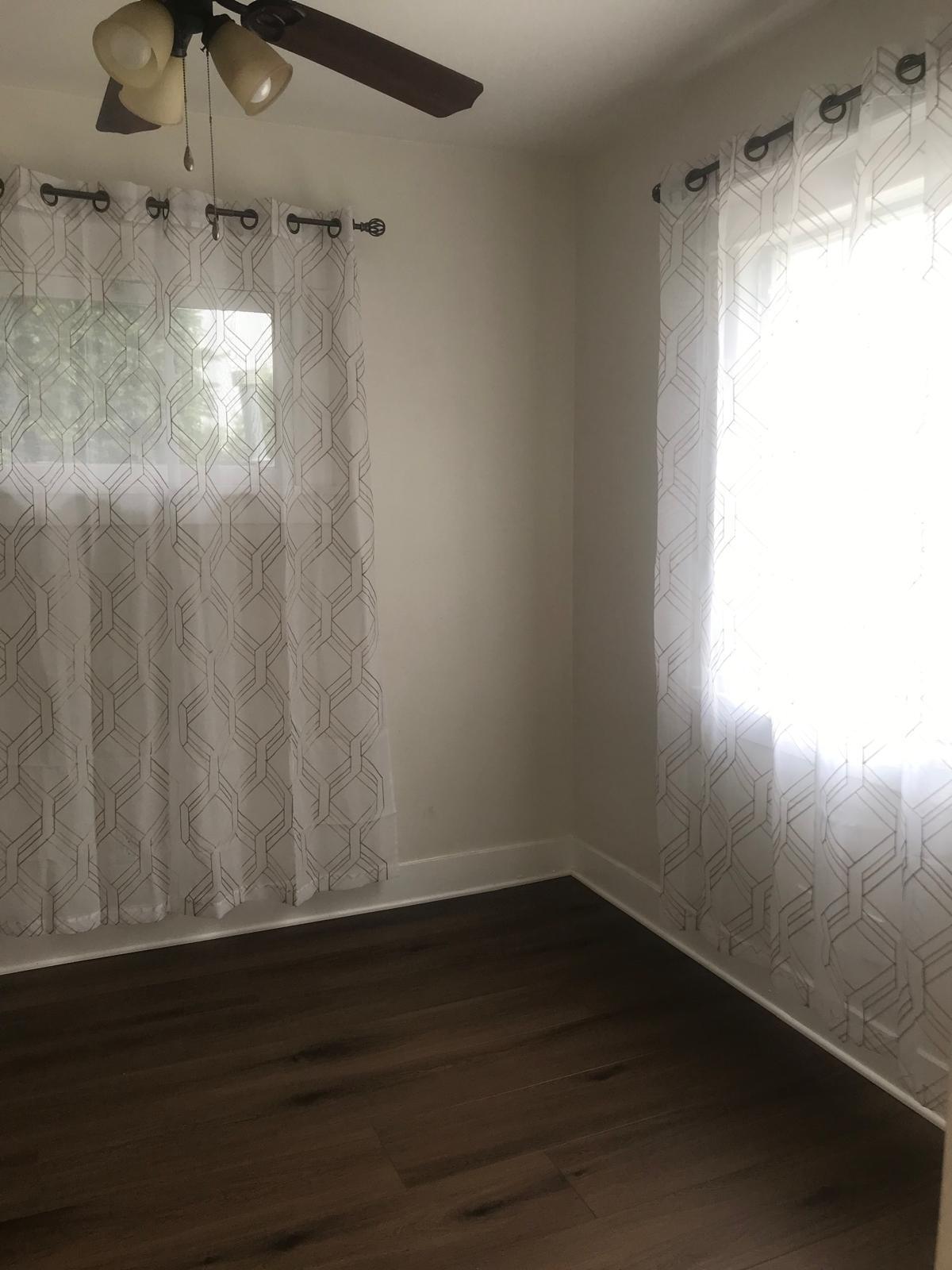 Building Photo - 833 Freeman Ave