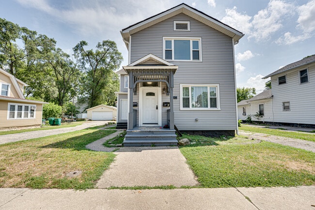 Primary Photo - 208 Mound St