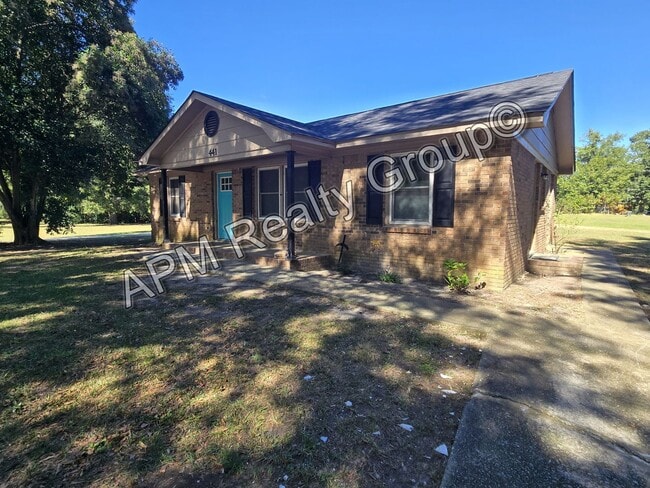 Building Photo - Three bedroom house in Eastover
