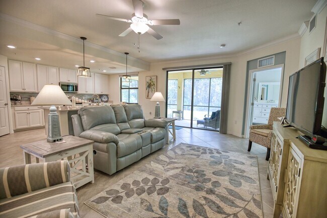 Building Photo - Seasonal Short-Term Coach Home 2-Bedrooms plus den, 2-Bath in Gran Paradiso!