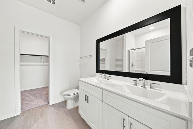 Building Photo - 618 Amber Fls Dr