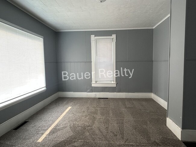 Building Photo - 114 Dale Ave