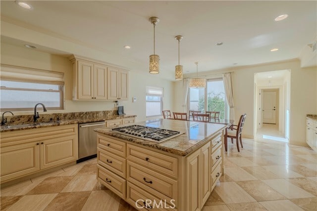 Building Photo - 525 15th St