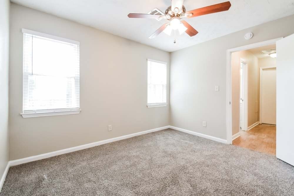 Building Photo - 645 Barrington Way