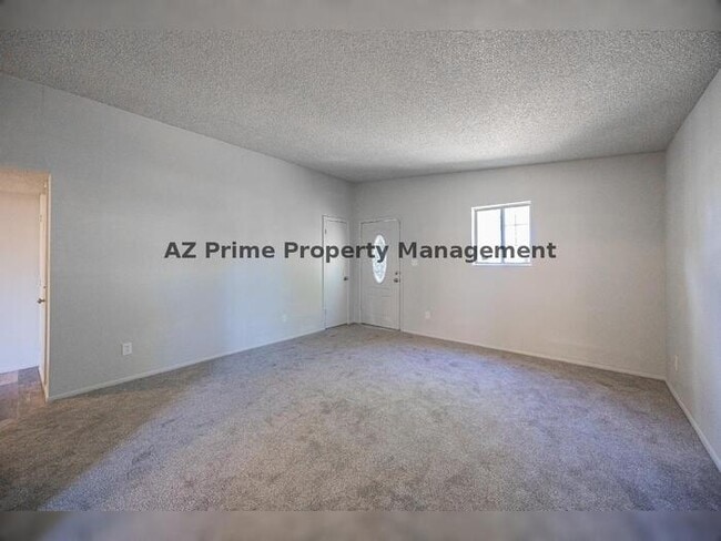 Building Photo - 1423 E Virginia Ave