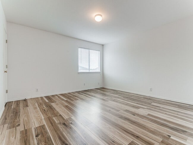 Building Photo - 3/2.5/2 in Cibolo