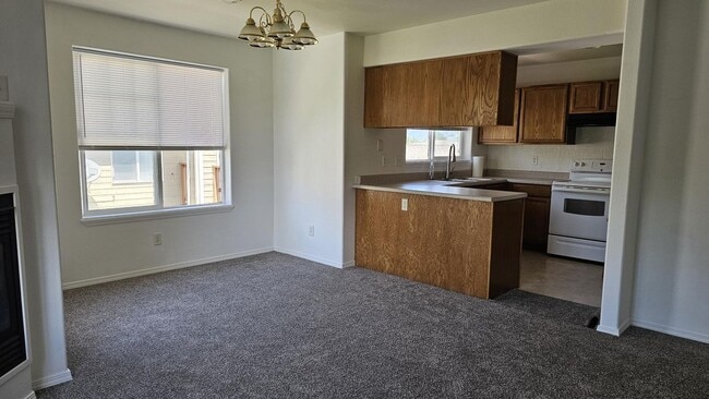 Building Photo - 3 Bedroom 2 Bathroom Bozeman Condo