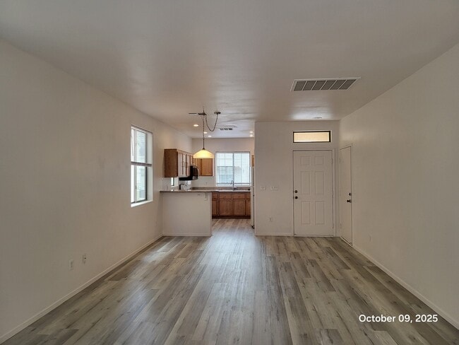 Building Photo - 9708 Villa Lorena Ave