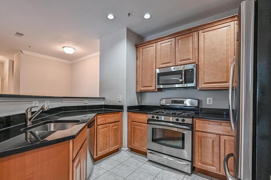 Building Photo - 11317 Aristotle Dr