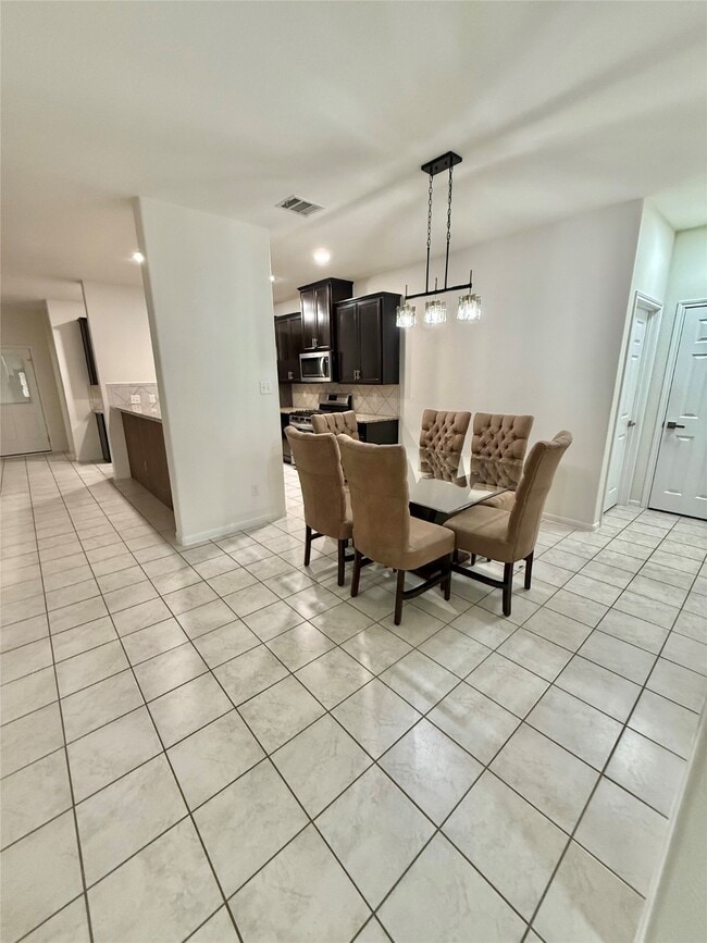 Building Photo - 16538 Twinwalker Drive