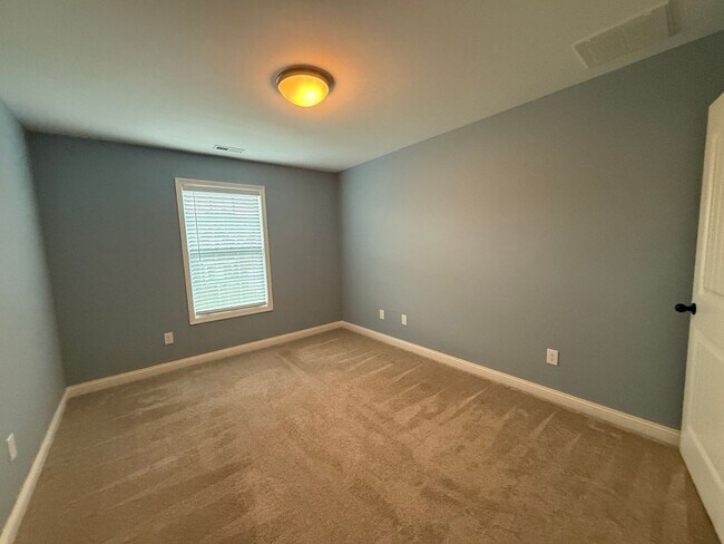 Building Photo - **For Rent: Gorgeous 4 Bed, 2.5 Bath Home ...