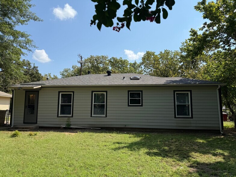 Fenced in backyard - 506 N Ricketts St