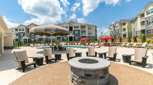 Building Photo - 2100 E Aventura Way