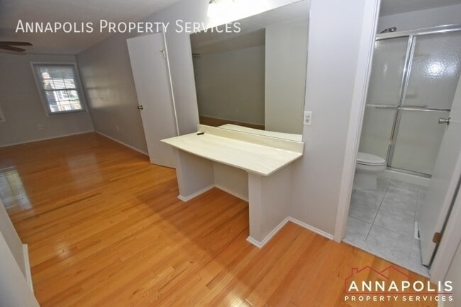 Building Photo - 528 Bay Green Dr