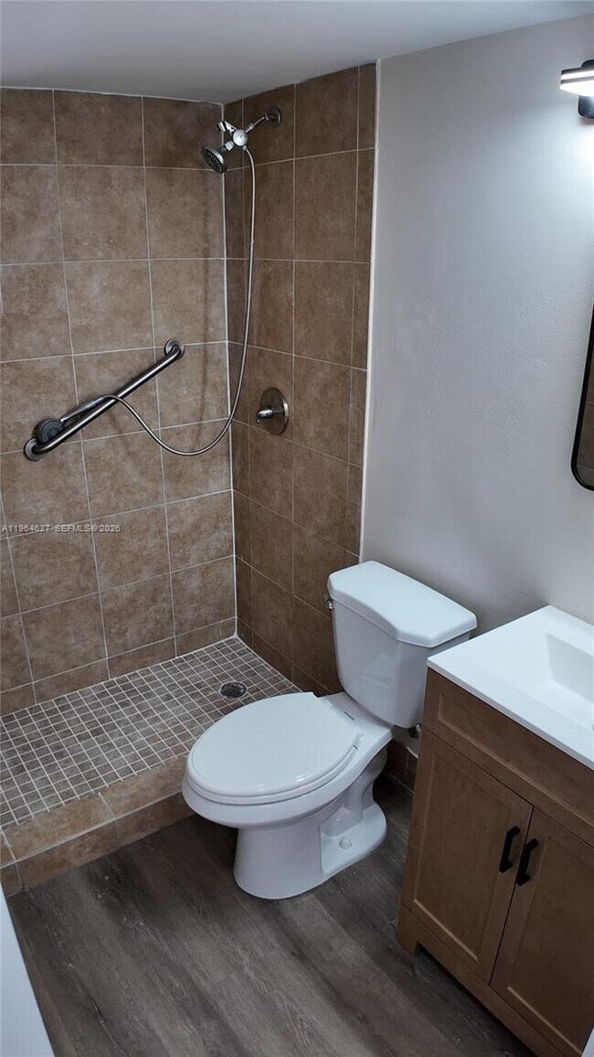 Building Photo - 5400 W 21st Ct