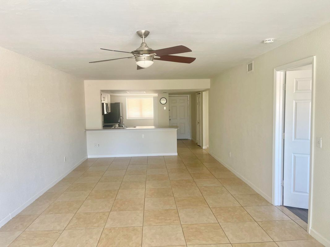 Building Photo - 1905 Palm Beach Trace Dr