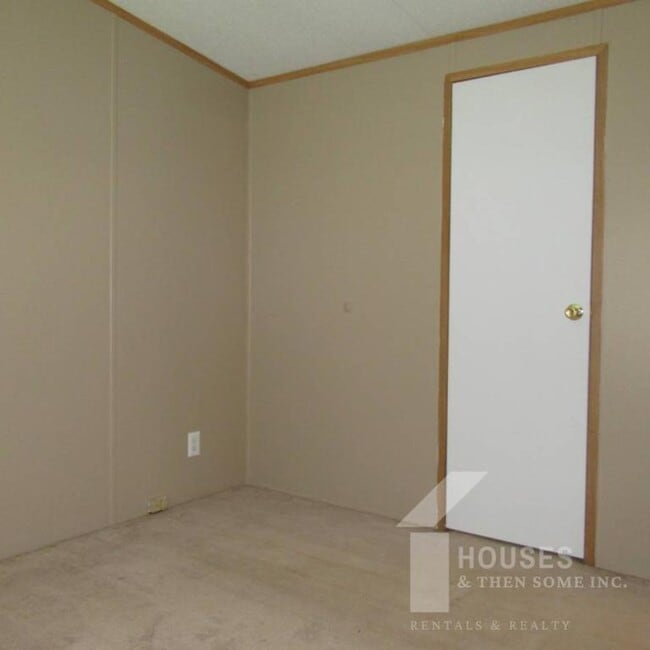 Building Photo - 1395 New Cut Rd