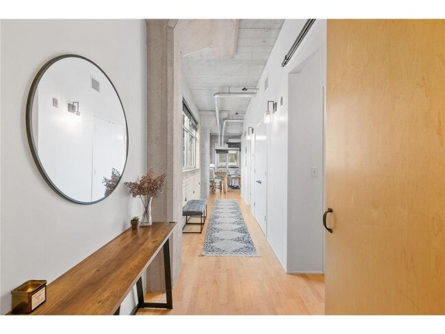 Building Photo - 748 N 3rd St