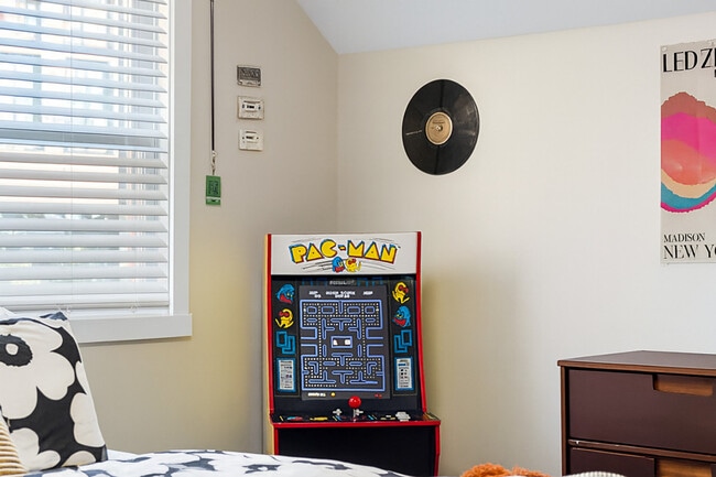 Building Photo - 5602 Tillman Ave