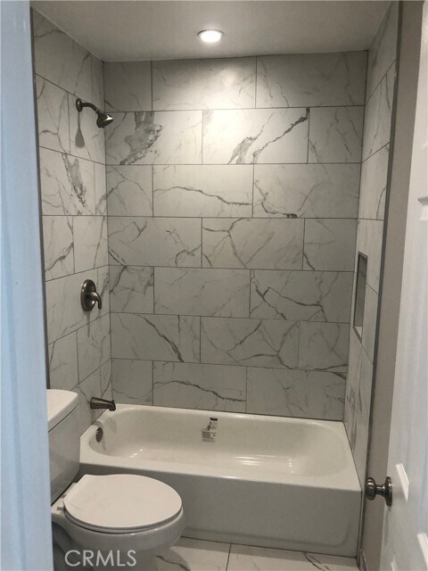 Building Photo - 1108 W 110th St