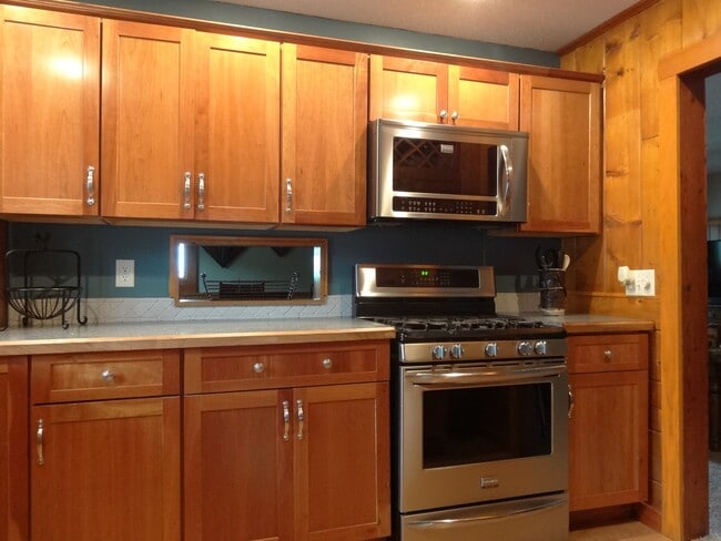 Building Photo - 7560 N Shore Circle North