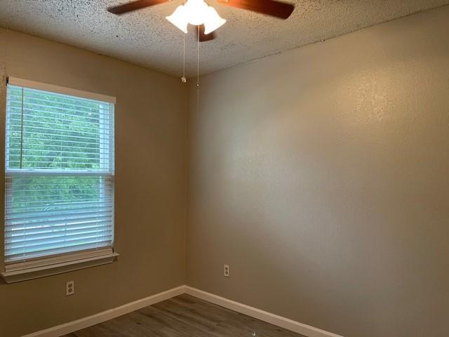 Building Photo - 327 SE 3rd St